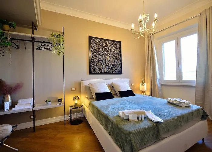 Apartment Elegant 2-bedroom Near Metro B1 Easy Access To The Colosseum Rome