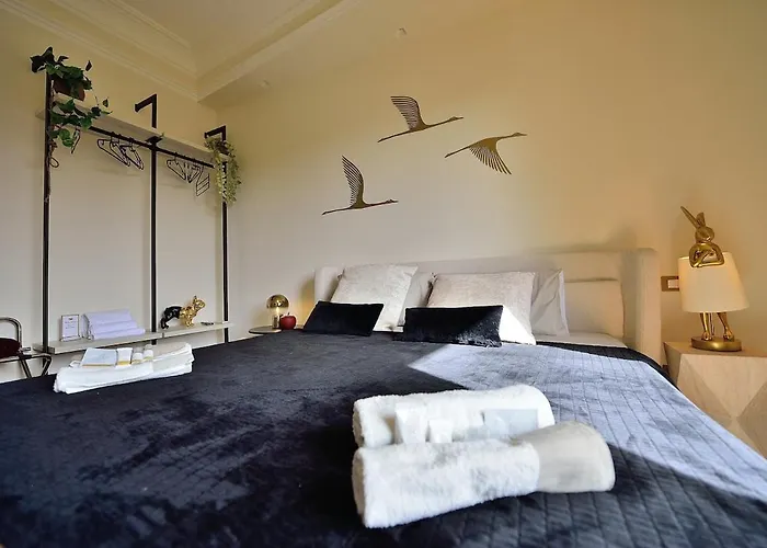 Elegant 2-bedroom Near Metro B1 Easy Access To The Colosseum Apartment