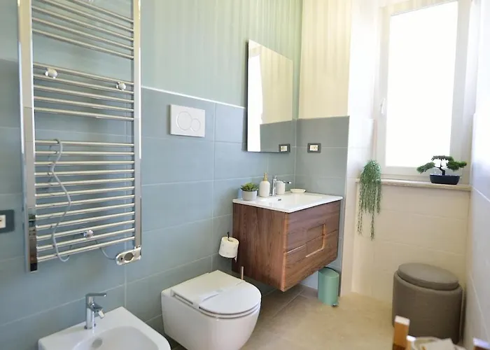 Elegant 2-bedroom Near Metro B1 Easy Access To The Colosseum Rome