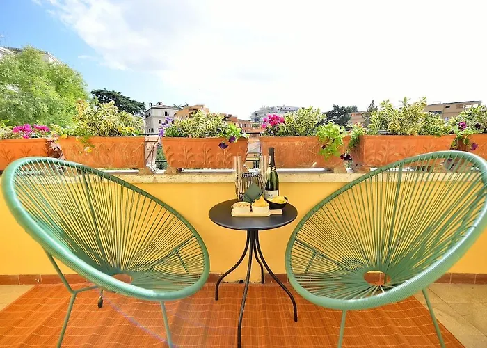 Elegant 2-bedroom Near Metro B1 Easy Access To The Colosseum Apartment