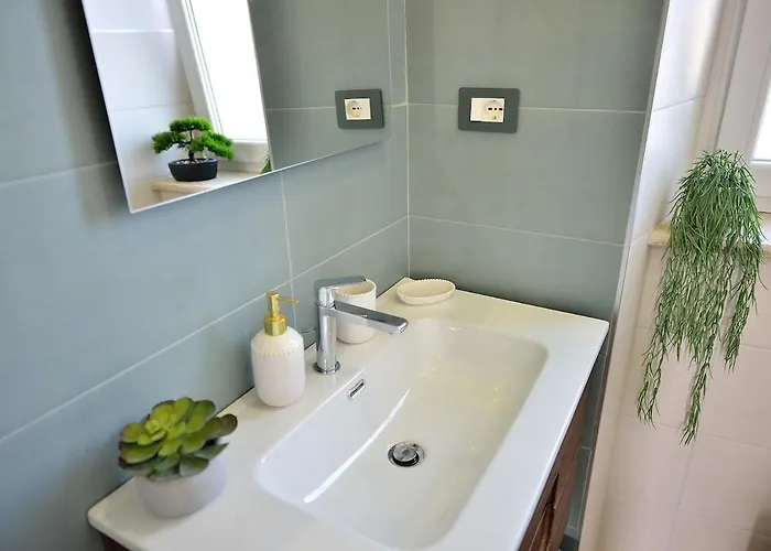 Elegant 2-bedroom Near Metro B1 Easy Access To The Colosseum * Rome